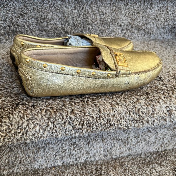 Louis Vuitton Women's Metallic Gold Leather Shoes. - Picture 1 of 16